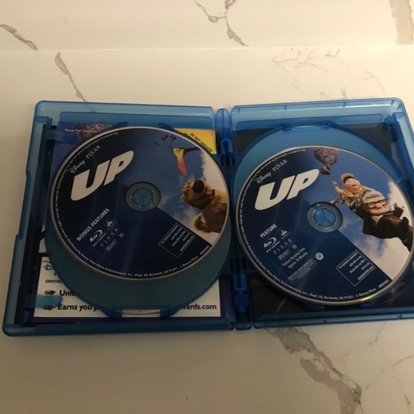 Disney Pixar DVD Blu-Ray UP 4 Disc set - Picture 3 of 5